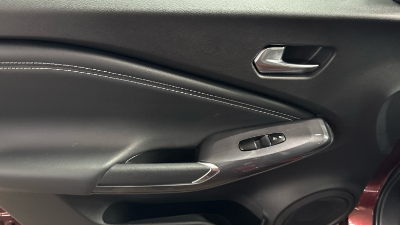 Nissan Juke 1.0 DiG-T 114 N-Connecta 5dr Petrol Hatchback